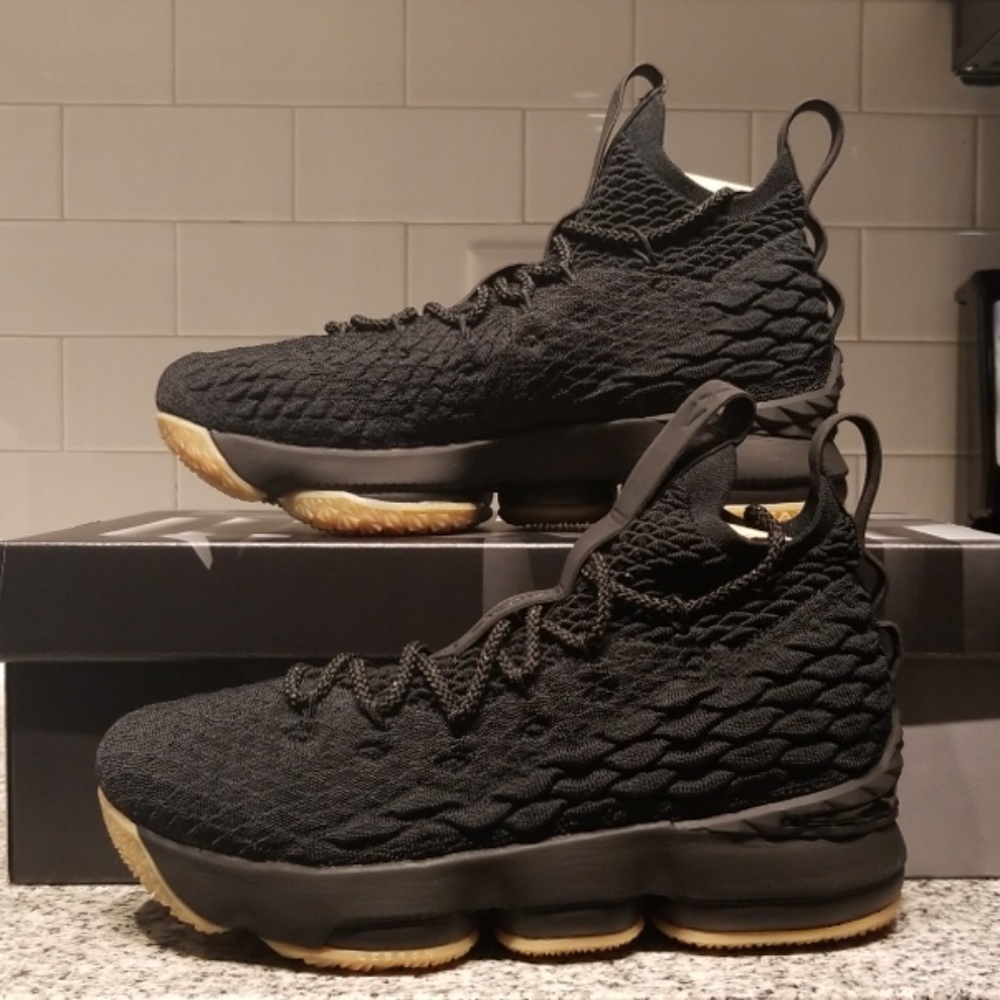 Lebron XV (GS) black gum size 7y